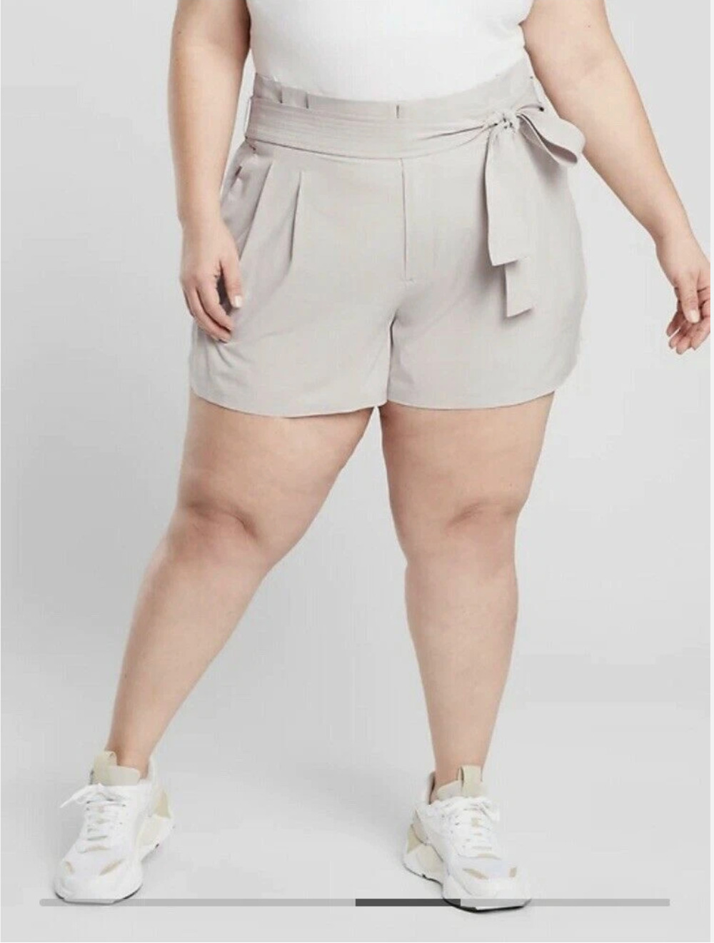 ATHLETA NWT Skyline Tie Waist Paperbag Shorts in Khaki // 20